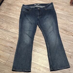 Woman Wrangler Boot Cut Jeans